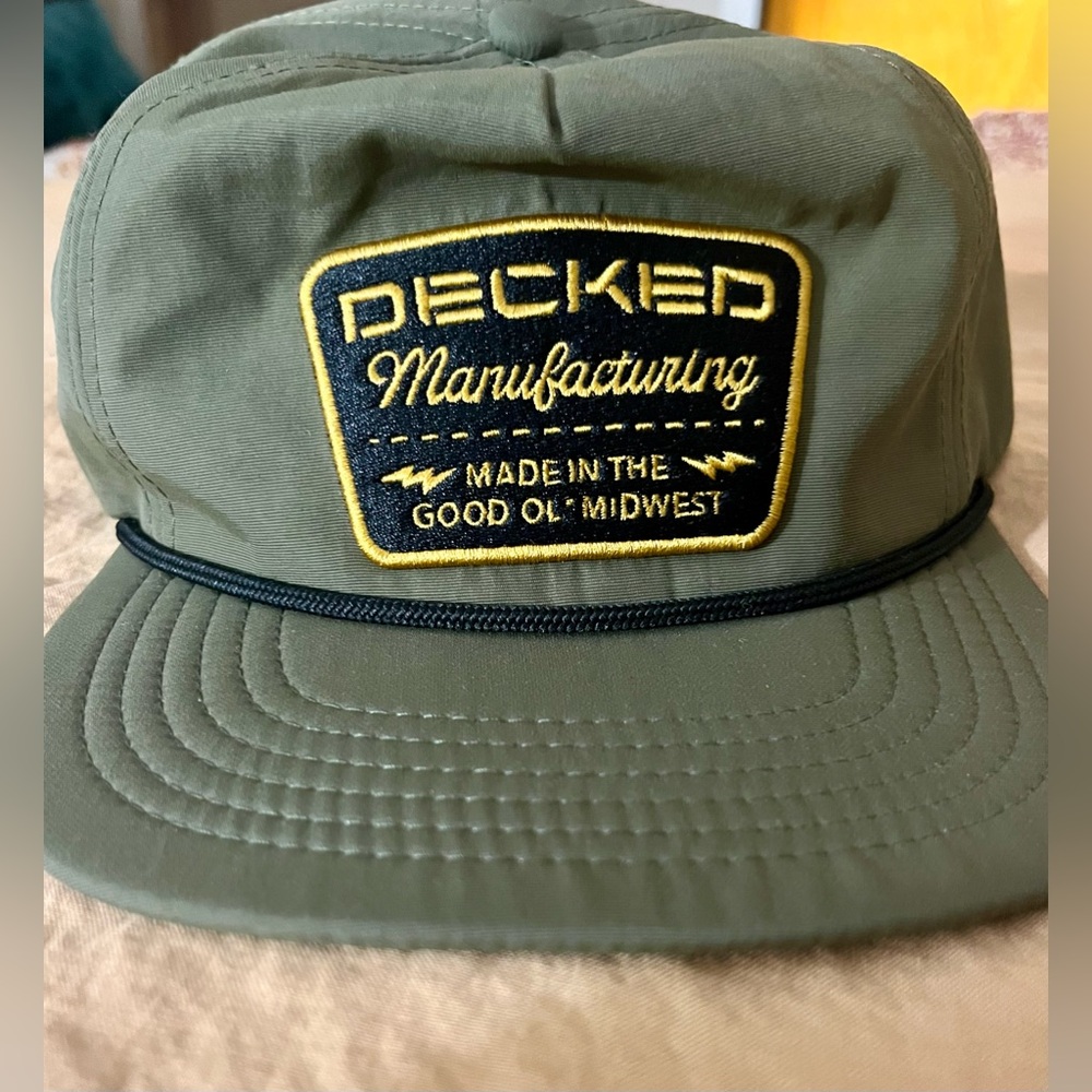 DECKED Standard fit SnapBack